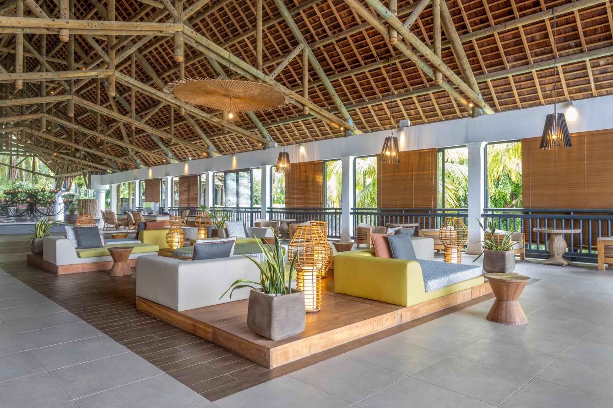 The Ravenala Attitude Resort 4*